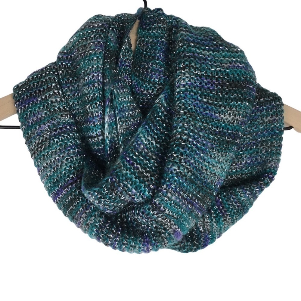 STEVE MADDEN Infinity Scarf Chunky Knit Metallic Sparkle Cozy Warm Multicolor